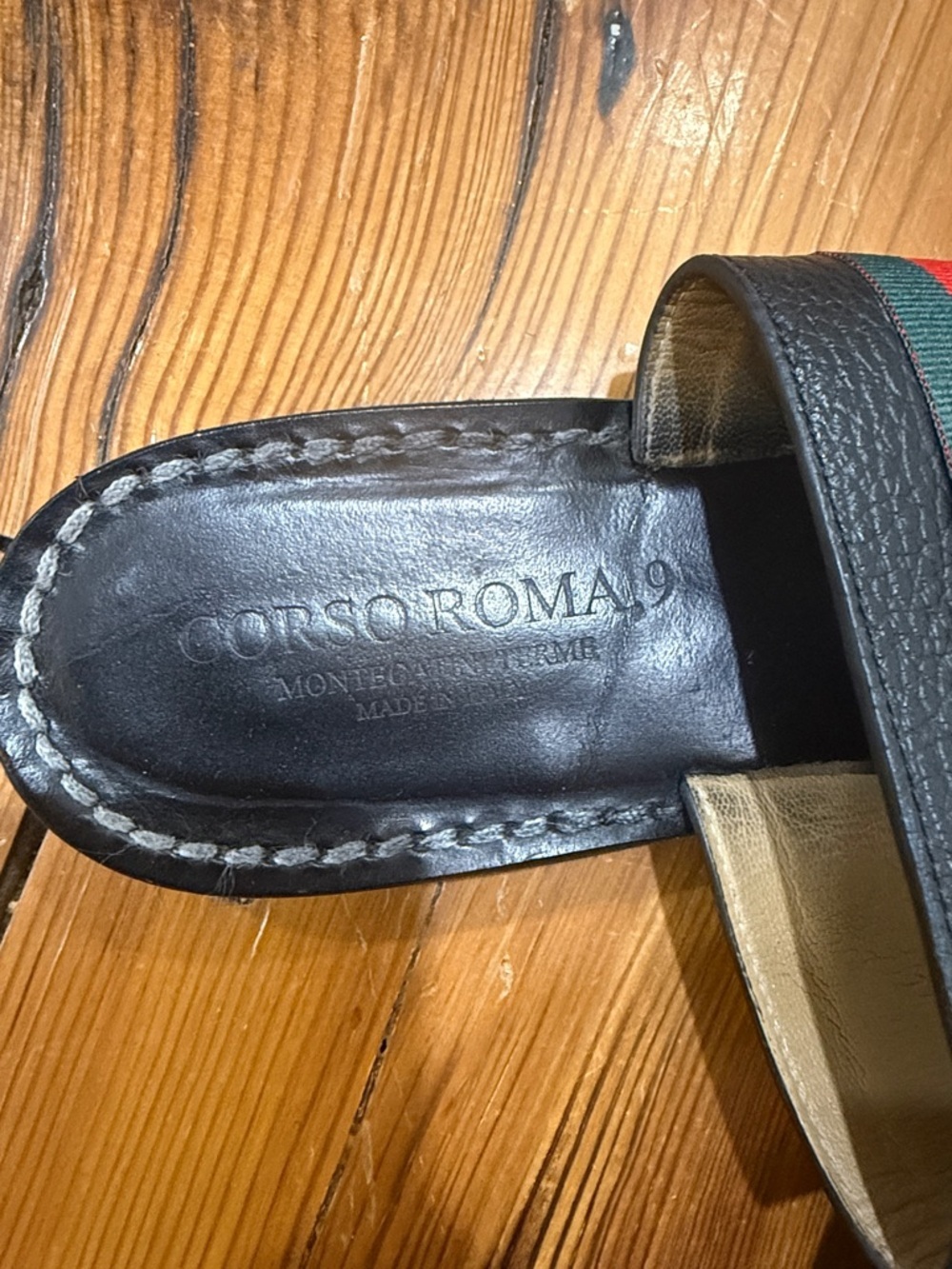 Corsa Roma 9 Montecatini Terme Black Leather Slide Sandals Red and Green Accent - Picture 2 of 7
